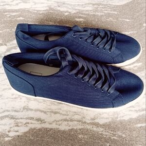 Gap Men's Canvas Lace Up Sneakers New Size 9